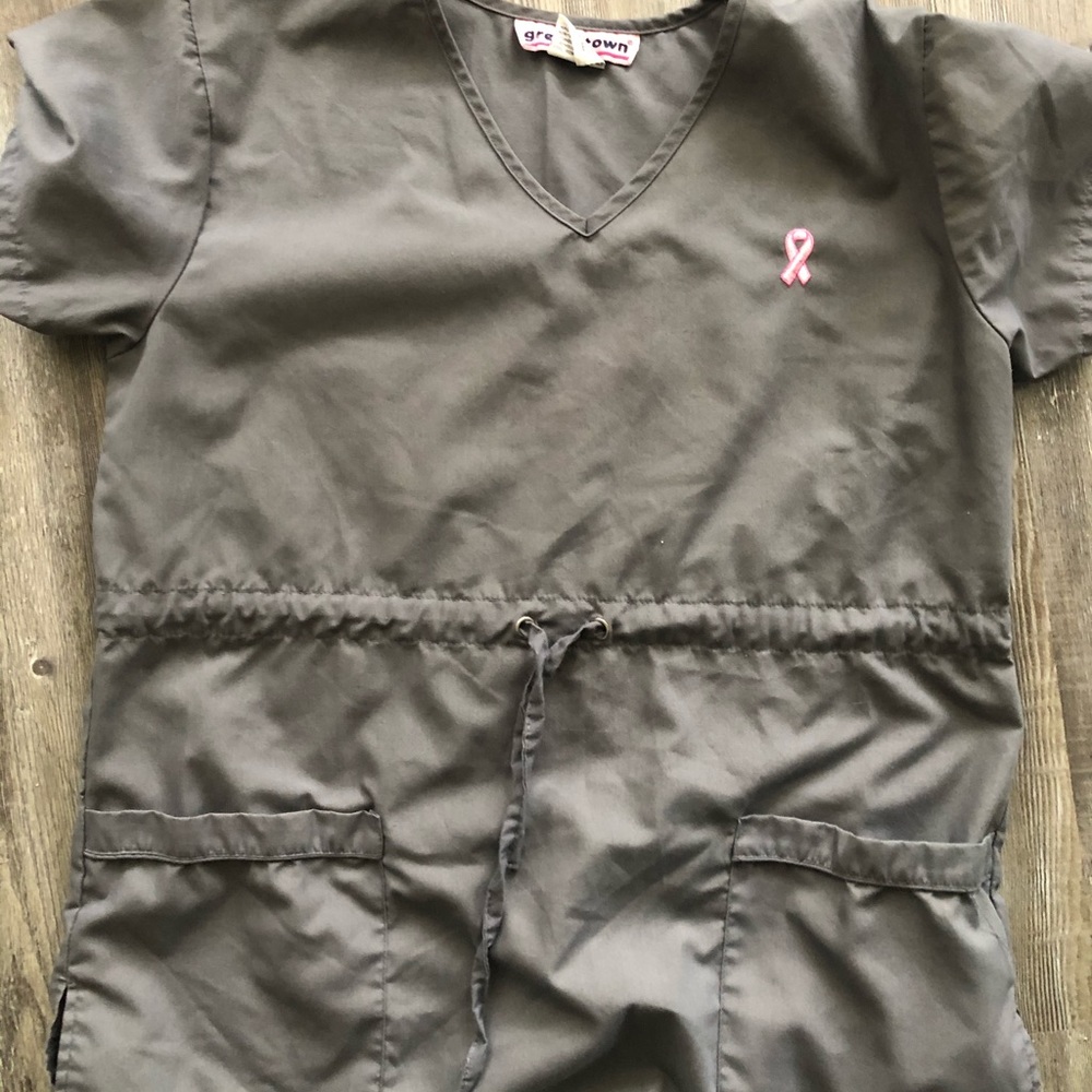 Scrub top